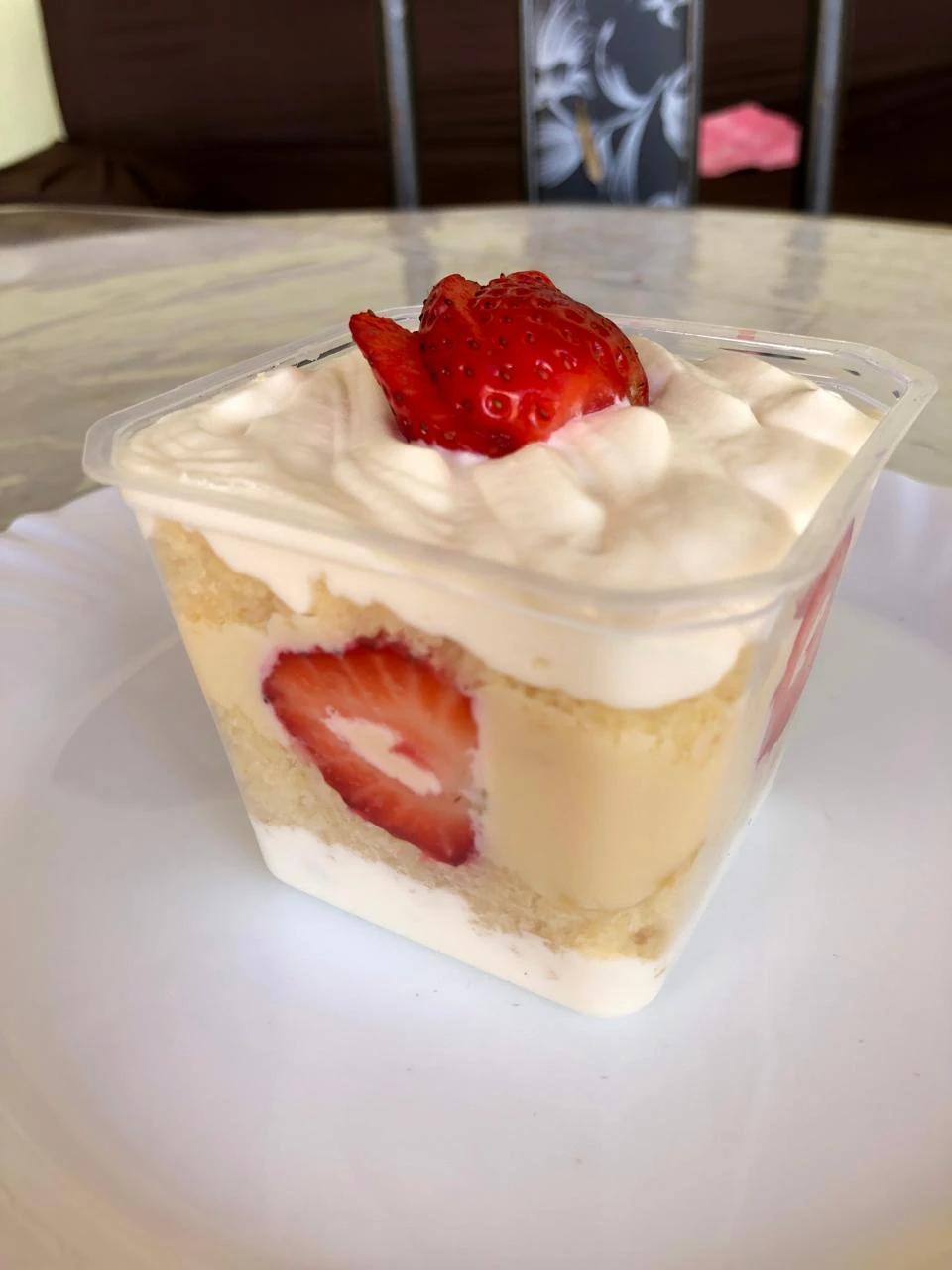 Dessert transformation before MenuPhotoAI enhancement