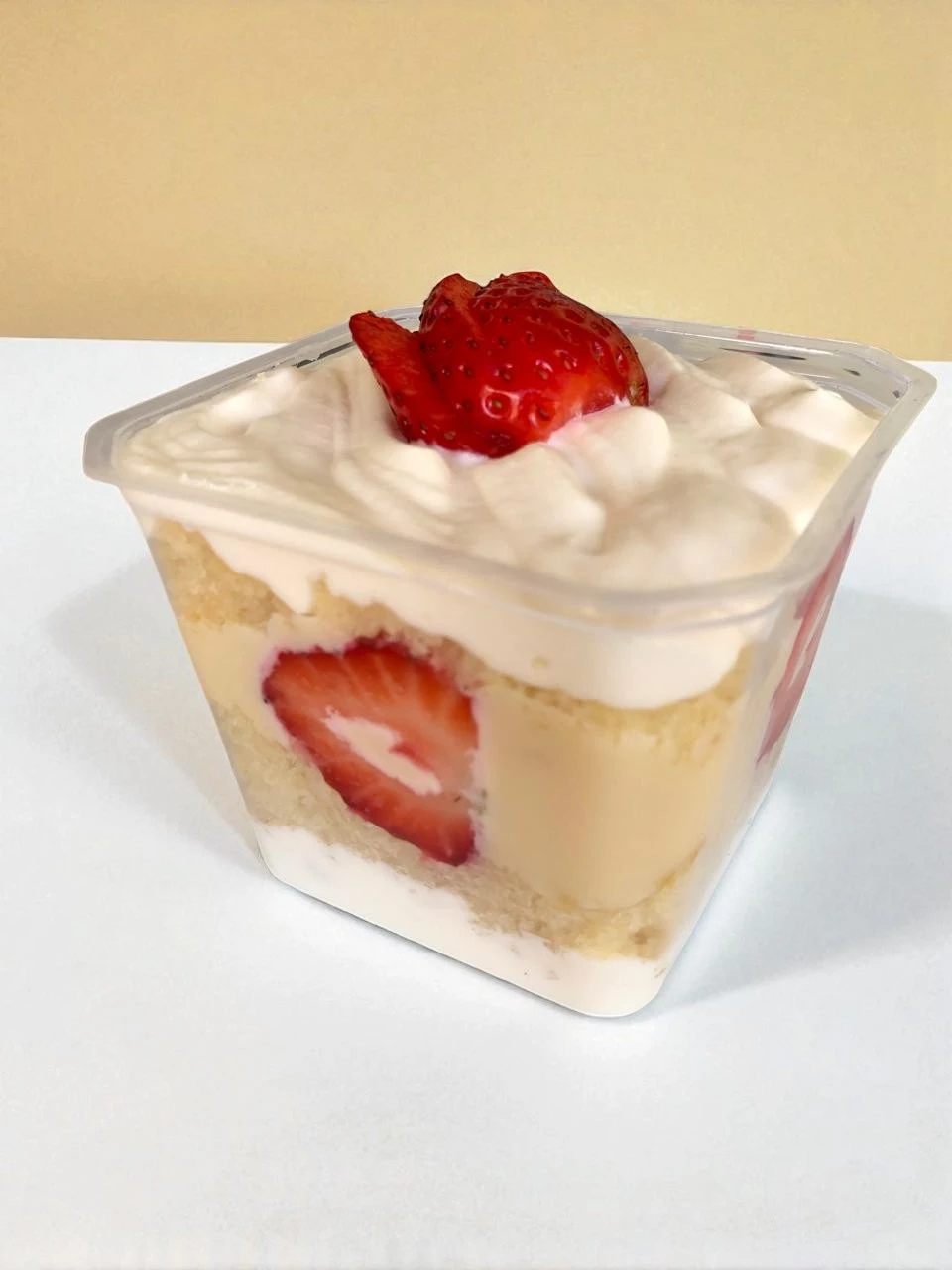 Dessert transformation before MenuPhotoAI enhancement